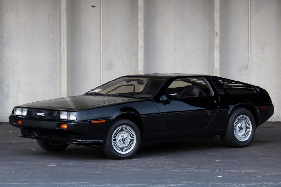  DeLorean DMC-12 in Black 1981 года  (фото 3 из 207)